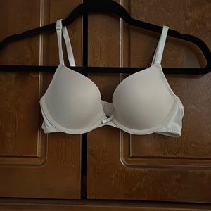 Neutral slightly push up bra